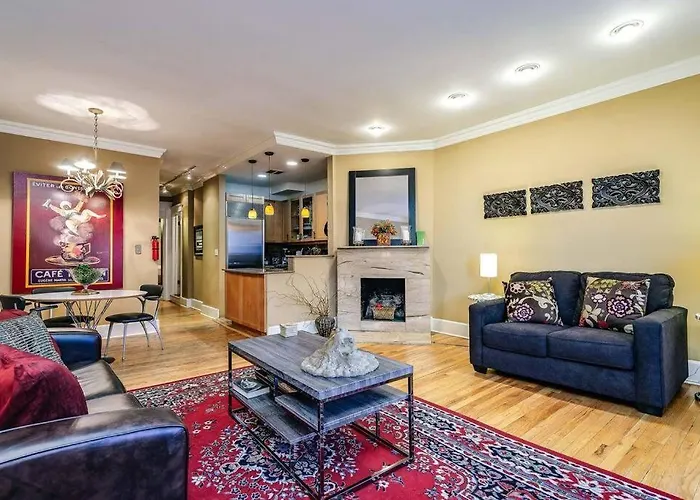 Brownstone In Gold Coast - Downtown